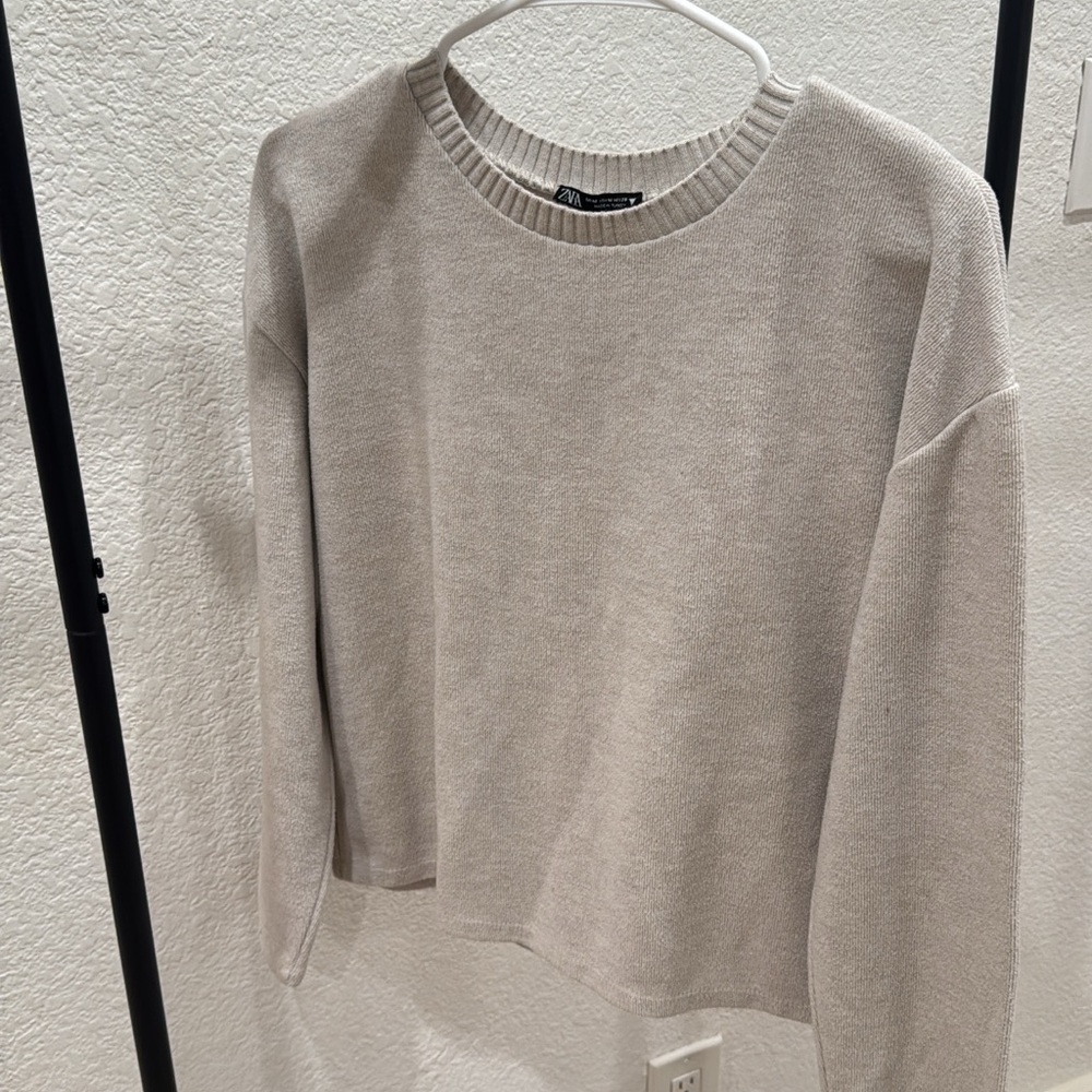 ZARA Women's Beige Sweater